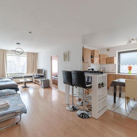 Schoene, Moeblierte Wohnung Mit Balkon Und Tiefgarage Düsseldorf Eksteriør billede