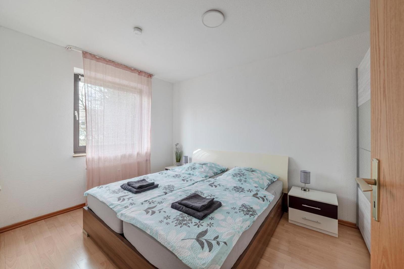 Schoene, Moeblierte Wohnung Mit Balkon Und Tiefgarage Düsseldorf Eksteriør billede